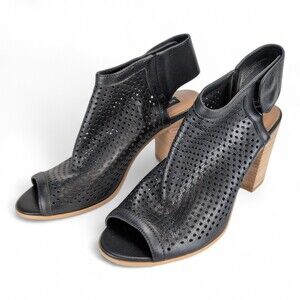 Steve Madden Black Perforated Leather Peep-Toe Ankle Booties Sz 7